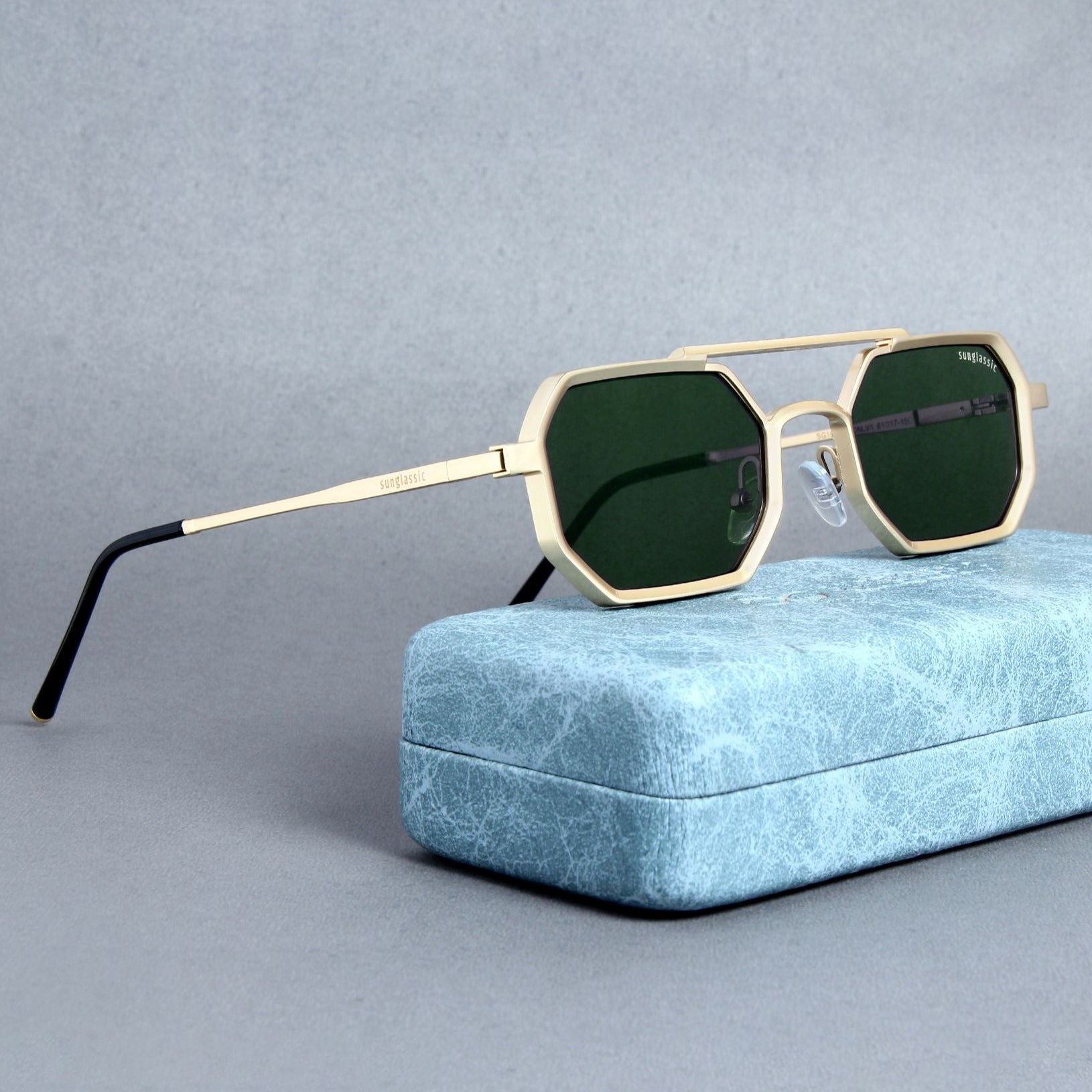 Gold frame store green lens aviators