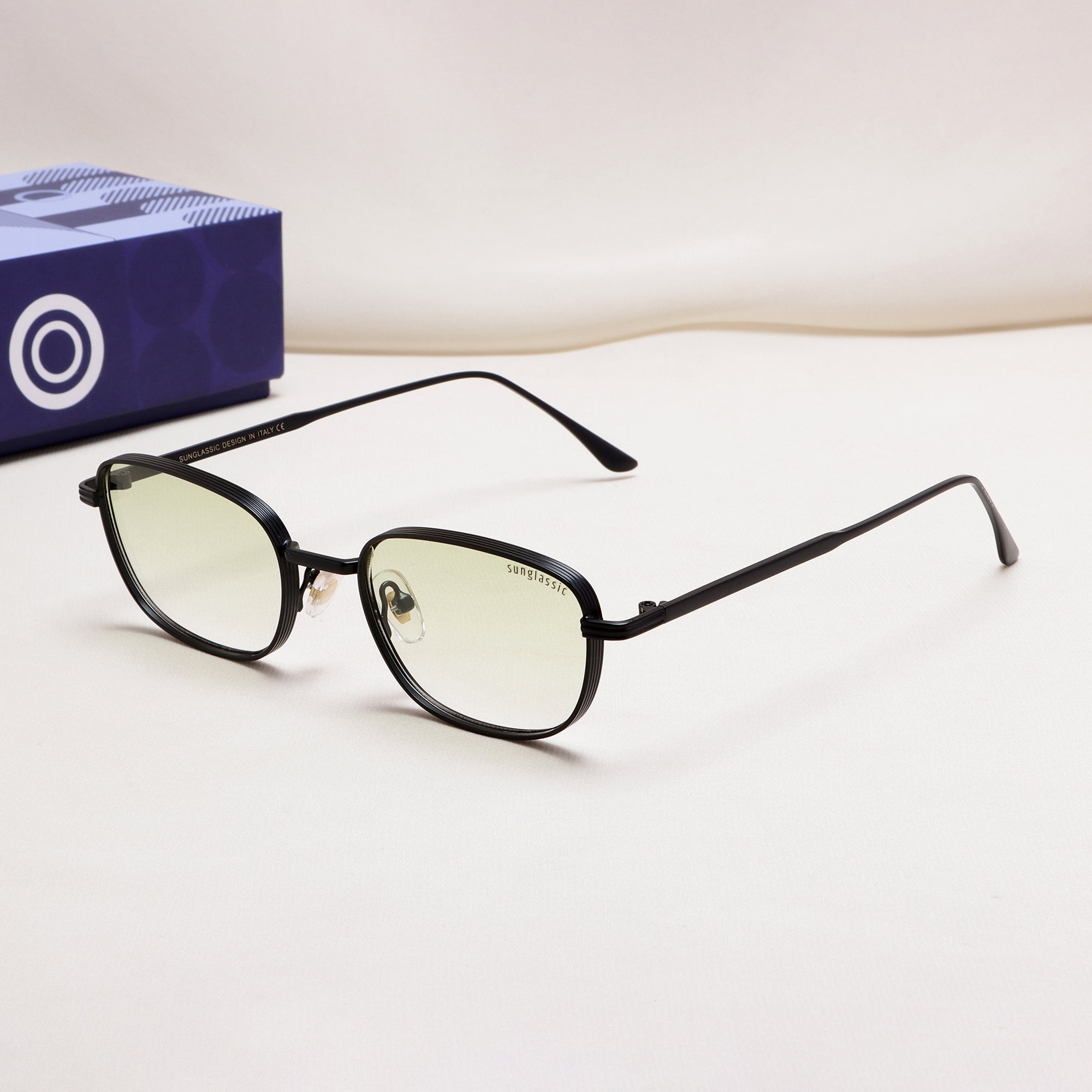 Regal Black Green Gradient Oval Sunglasses