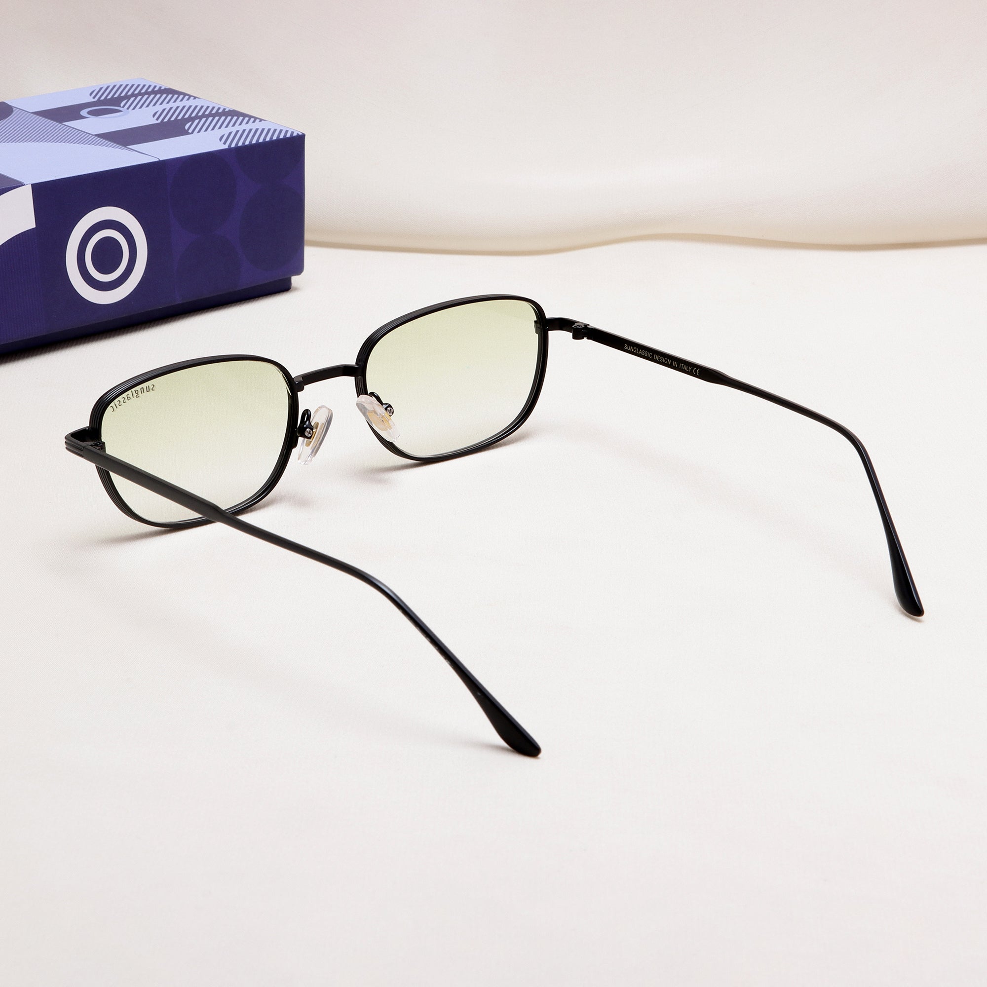 Regal Black Green Gradient Oval Sunglasses