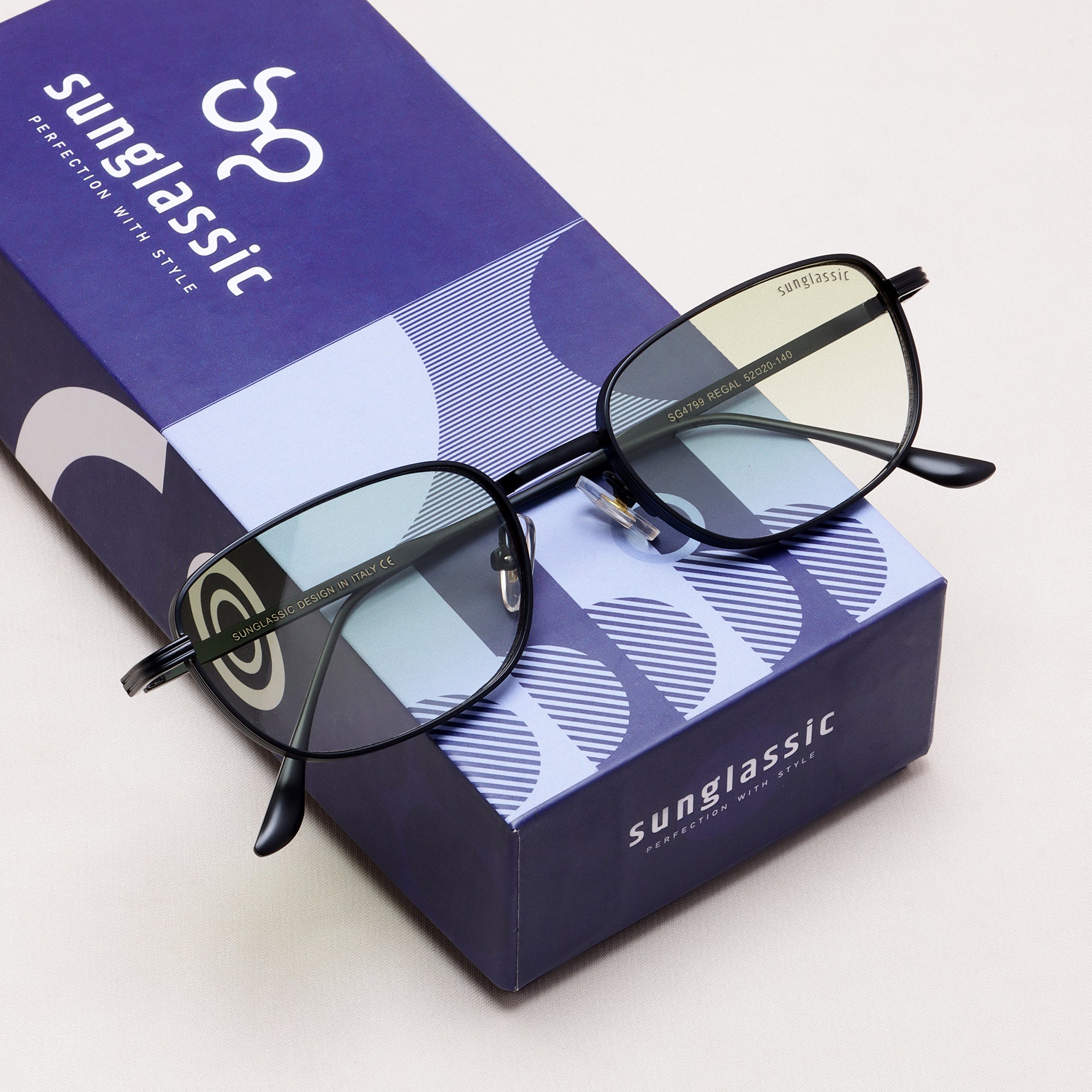 Regal Black Green Gradient Oval Sunglasses