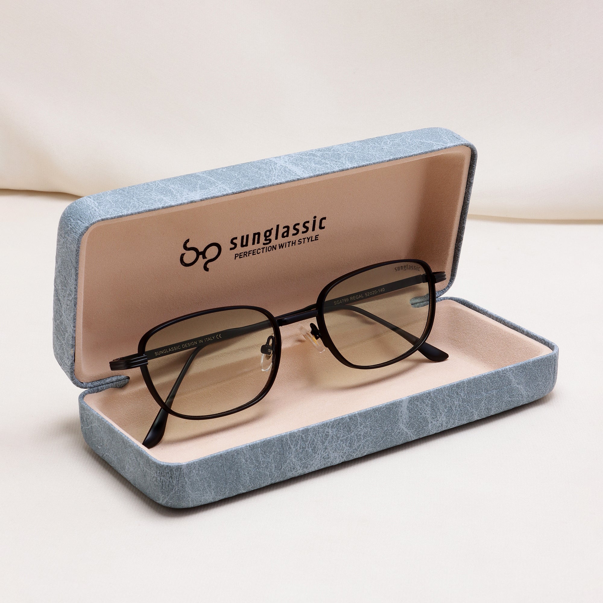 Regal Black Green Gradient Oval Sunglasses