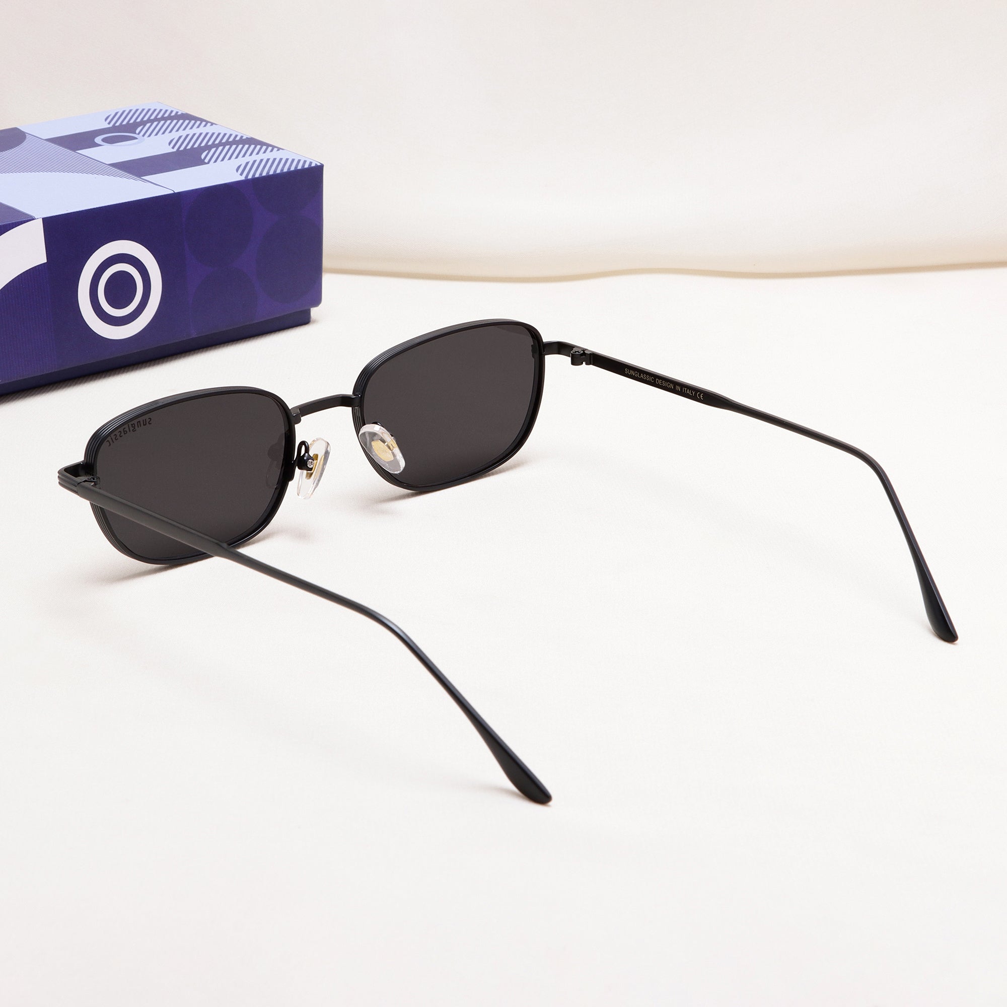 Regal Full Black Oval Sunglasses