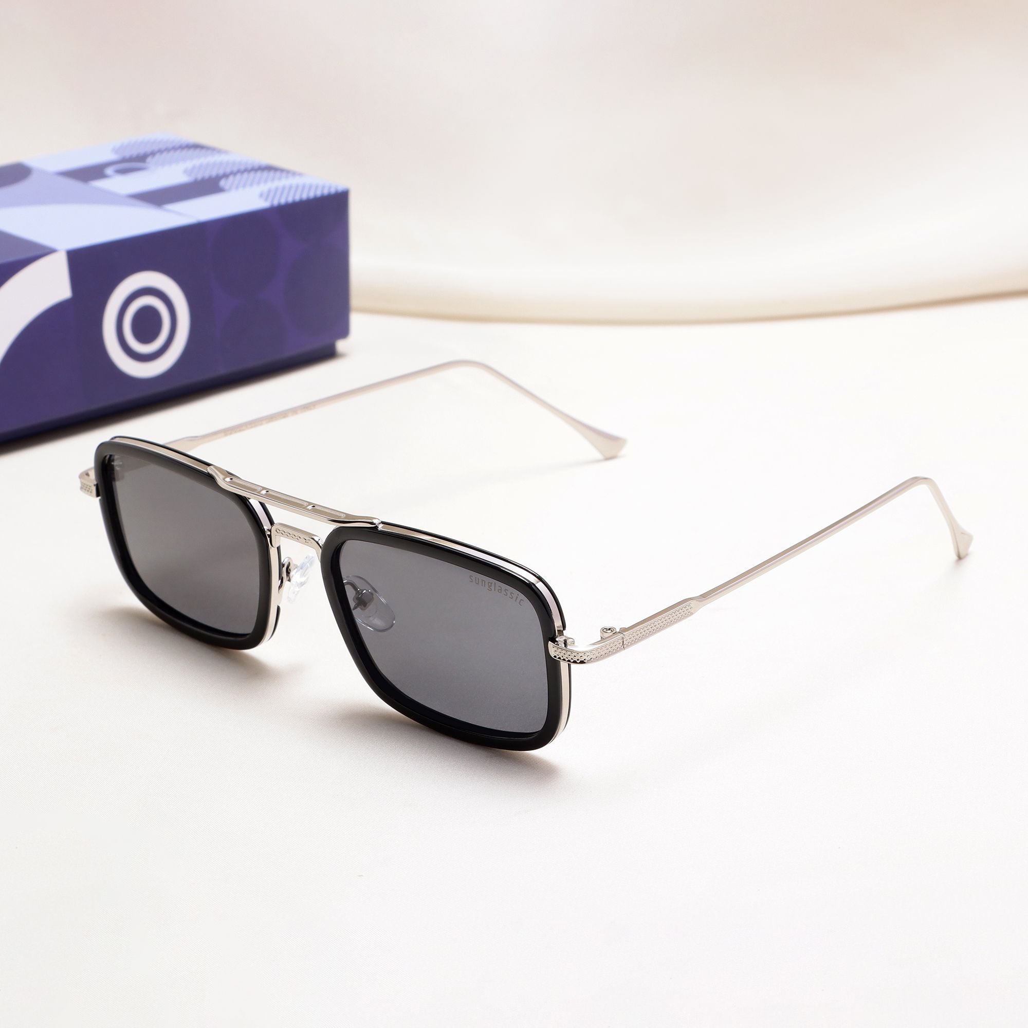 Lecter – Silver Black Rectangle Sunglasses | UV400