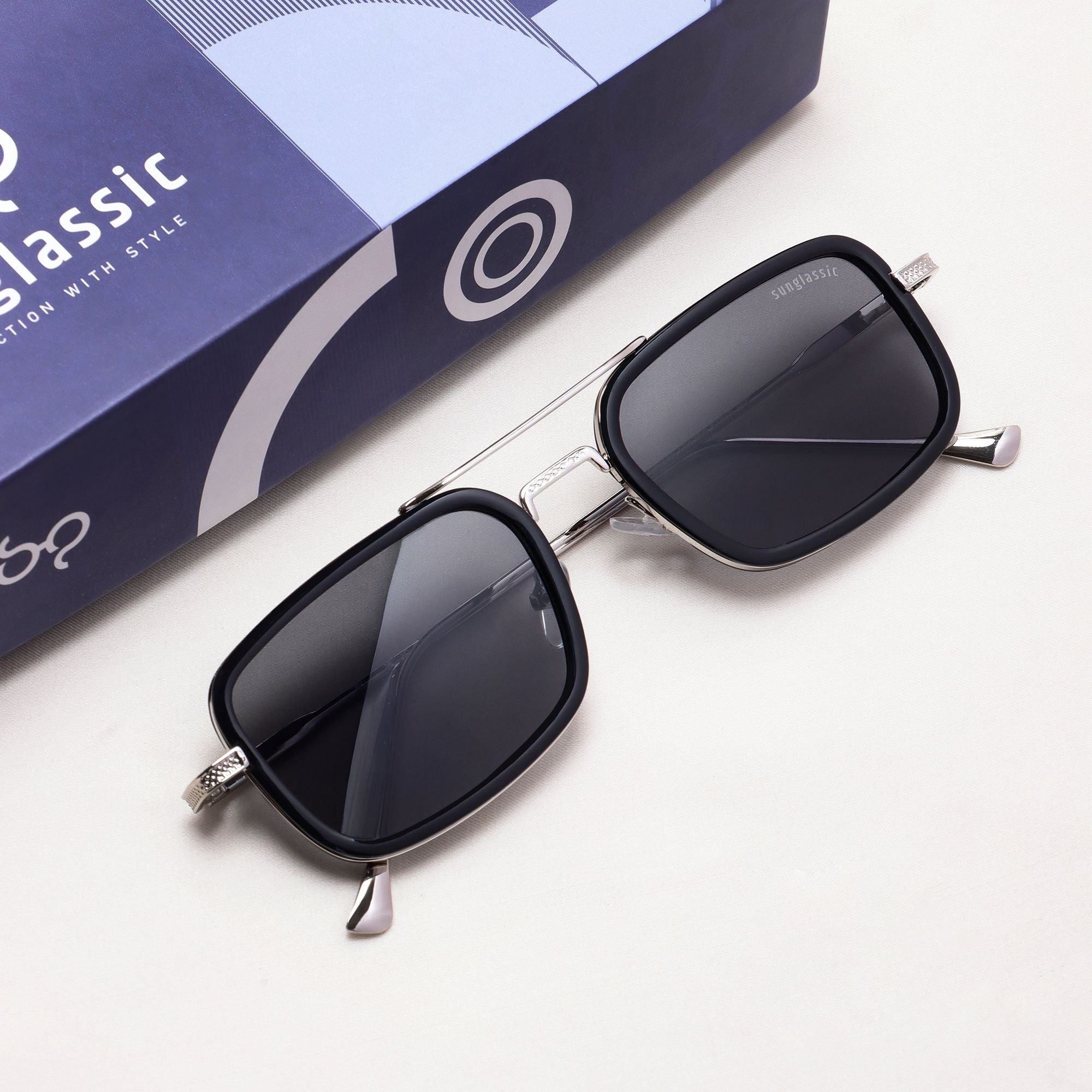 Lecter – Silver Black Rectangle Sunglasses | UV400