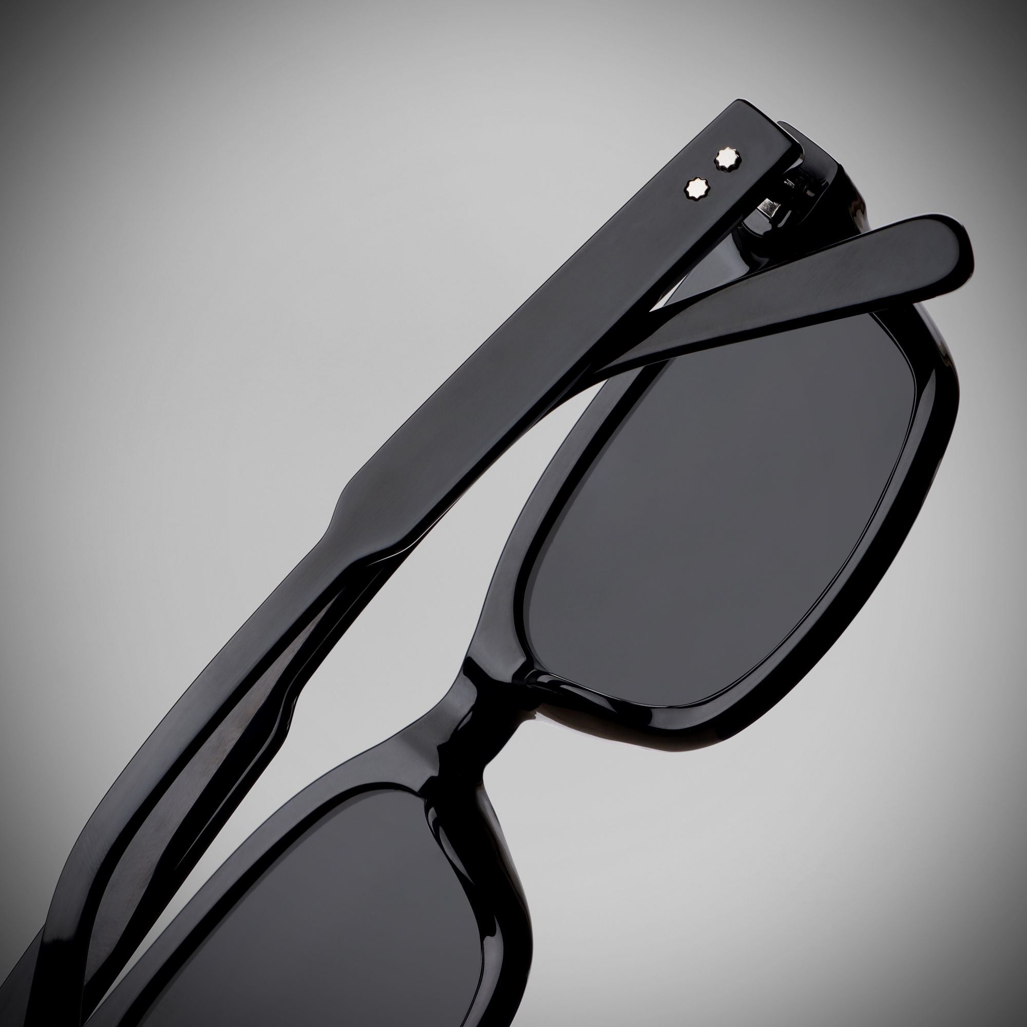 LEGACY / Shiny Full Black