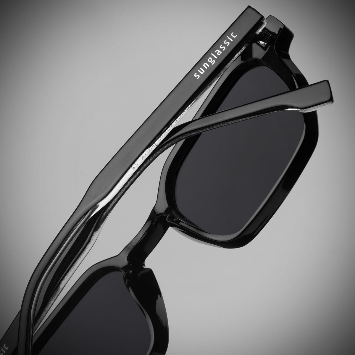 Roman Full Black Rectangle Sunglasses | UV400