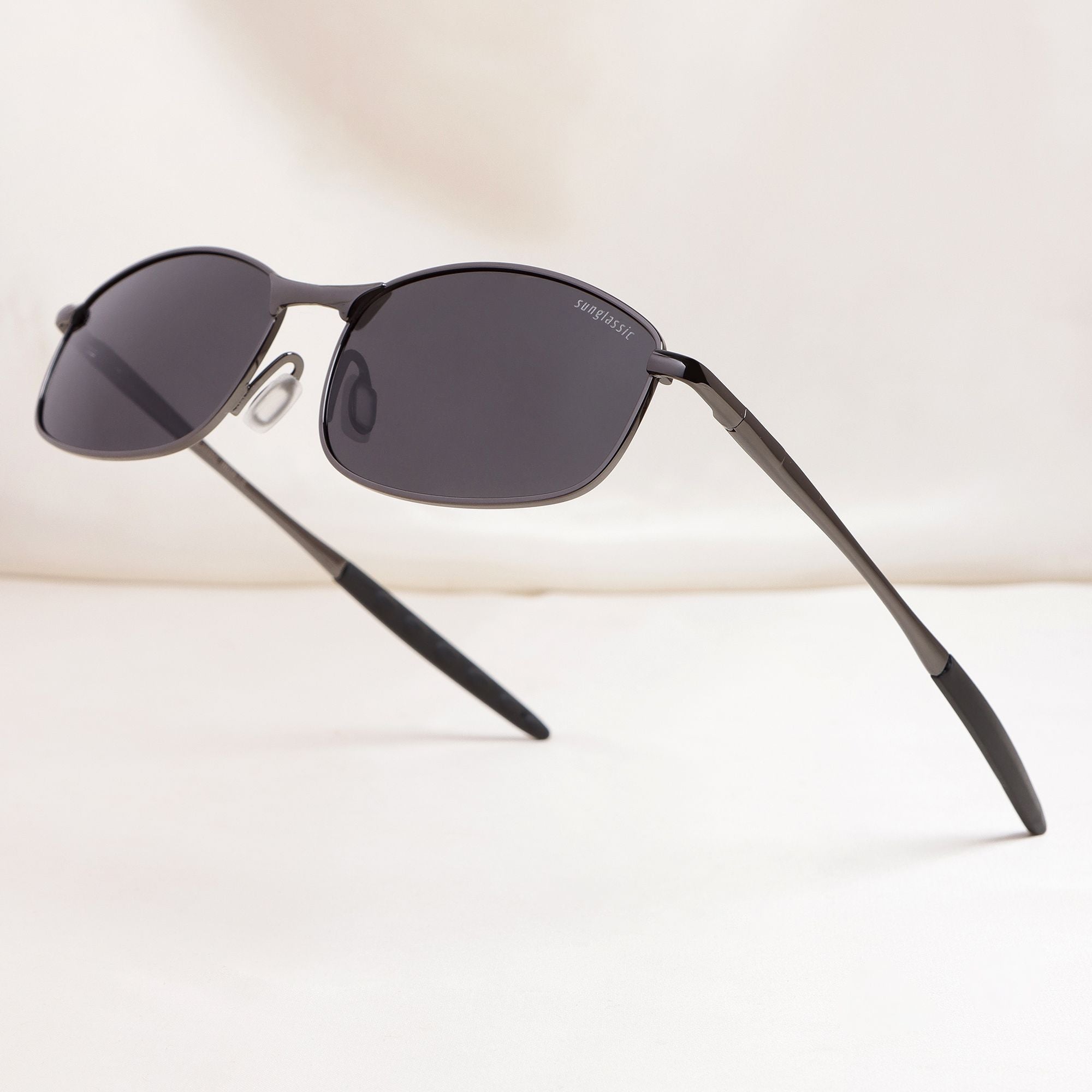 Swiftor Gun Black Polarized Rectangle Sunglasses | UV400