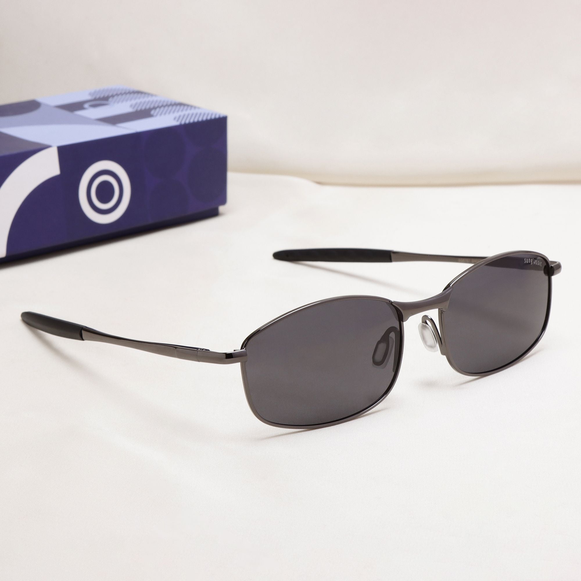 Swiftor Gun Black Polarized Rectangle Sunglasses | UV400