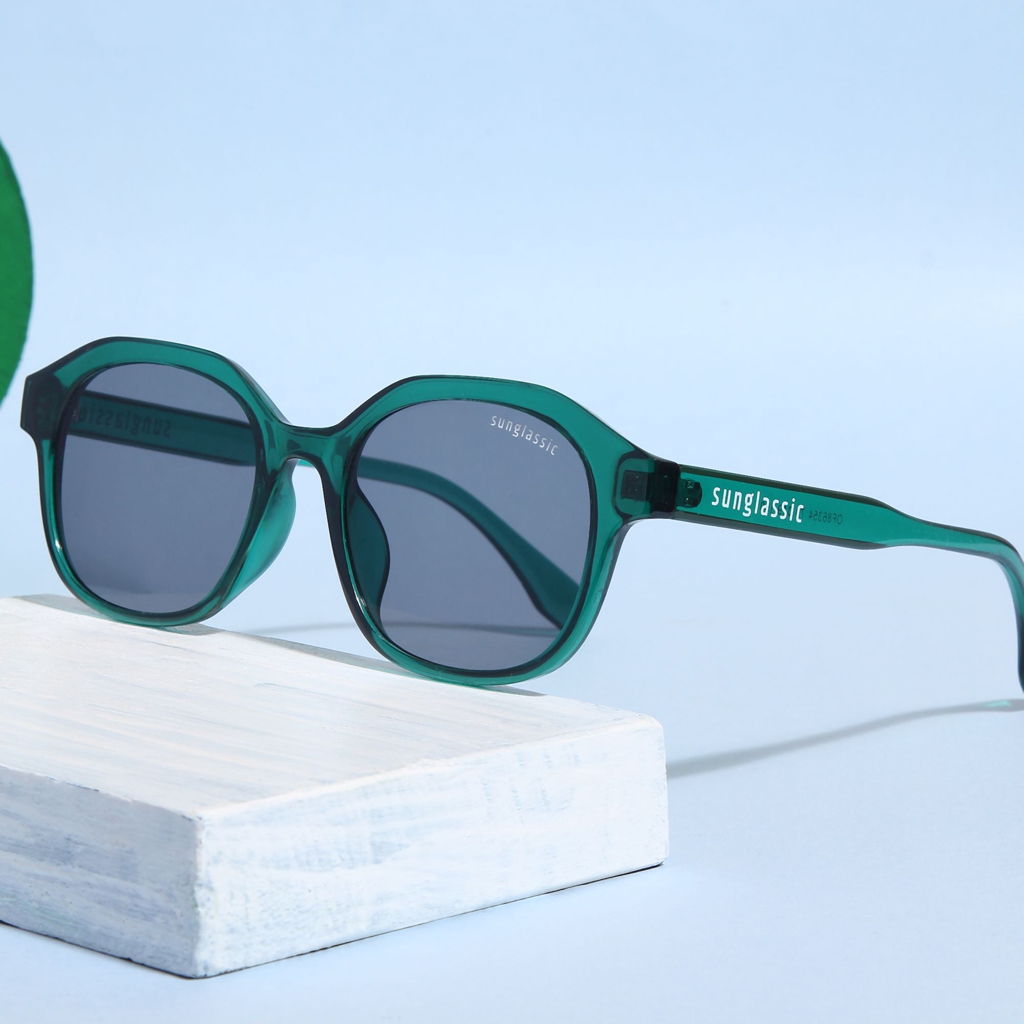 Crypto. Green Black Square Sunglasses