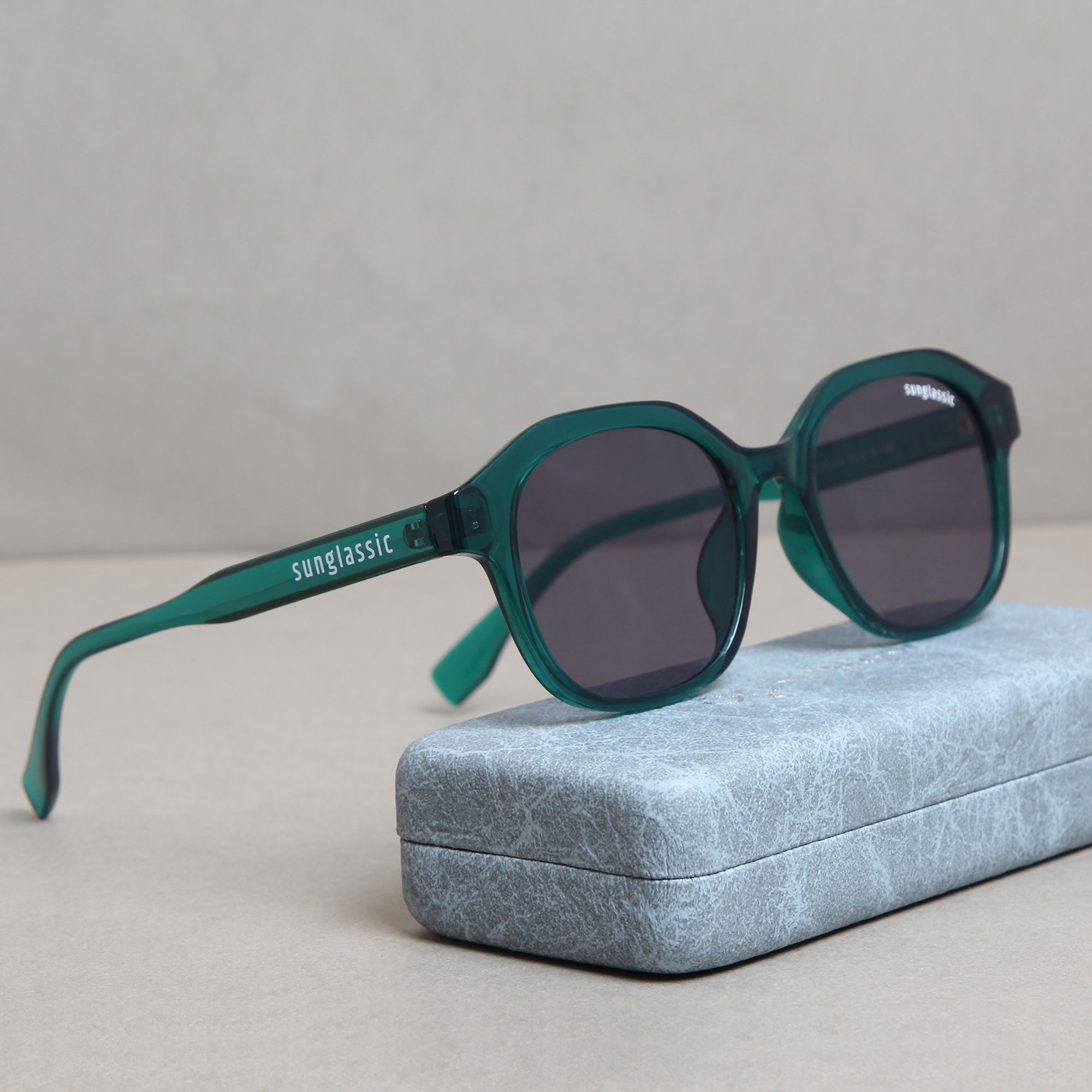 Crypto. Green Black Square Sunglasses