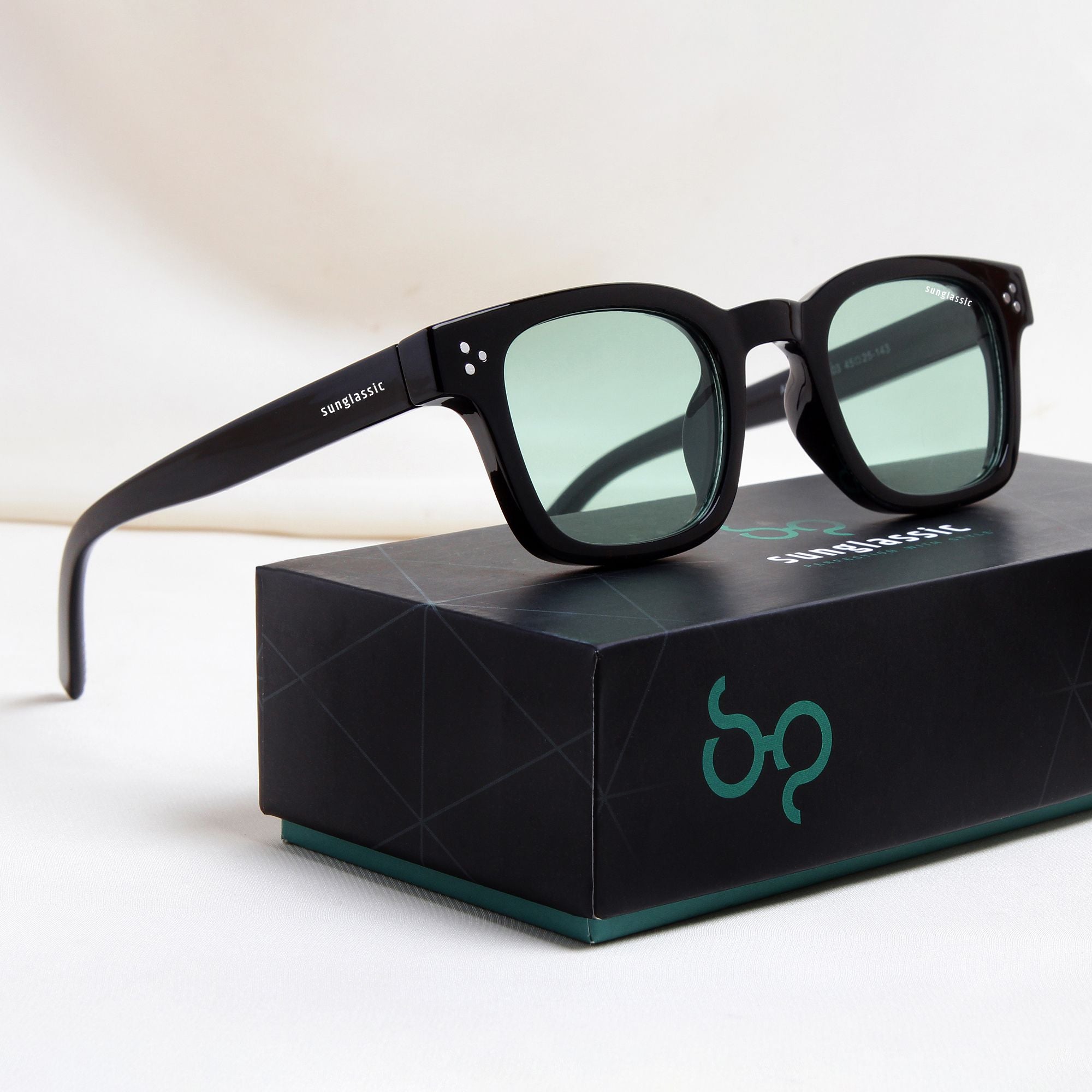 Ares Black Green Square Sunglasses