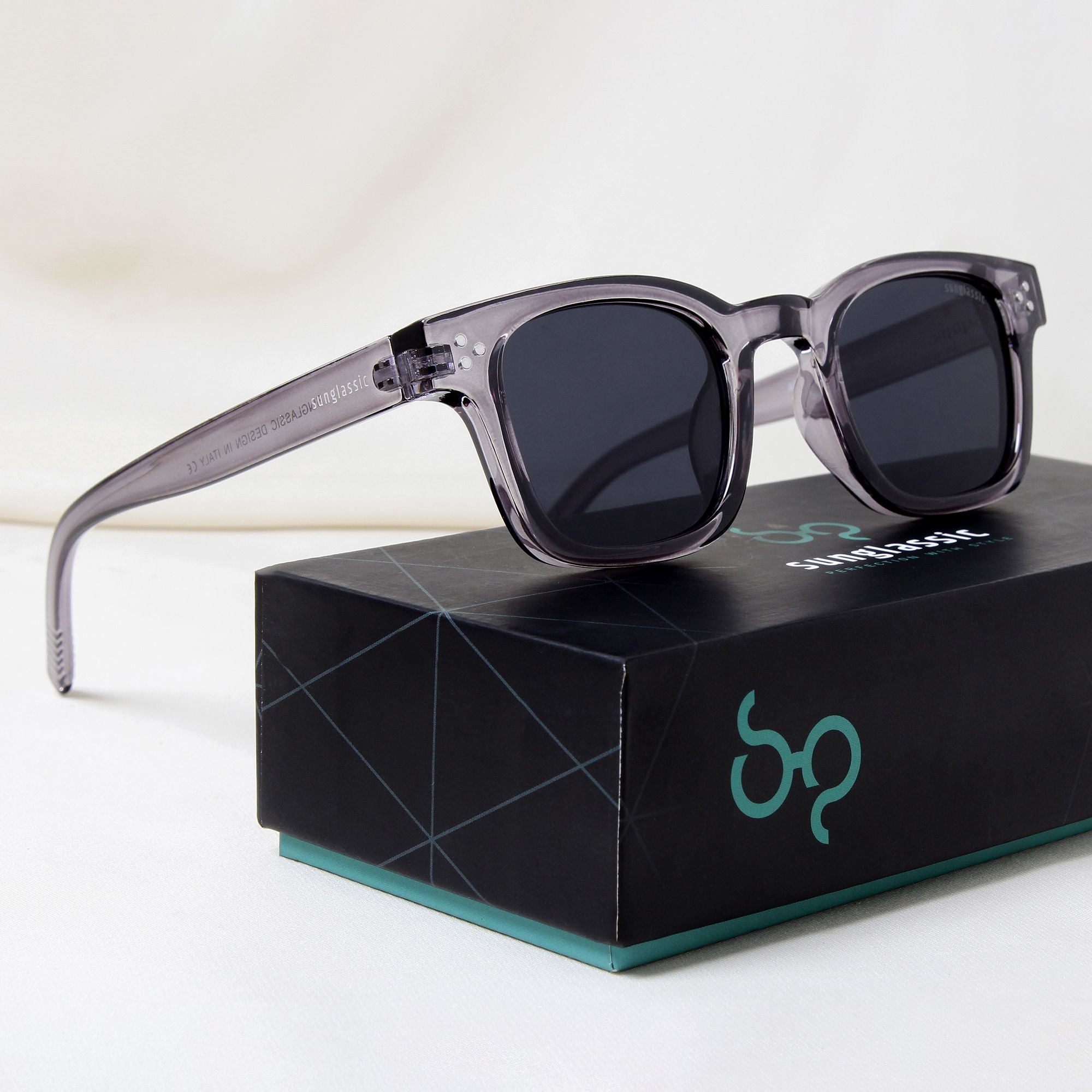 Ares Grey Black Square Sunglasses