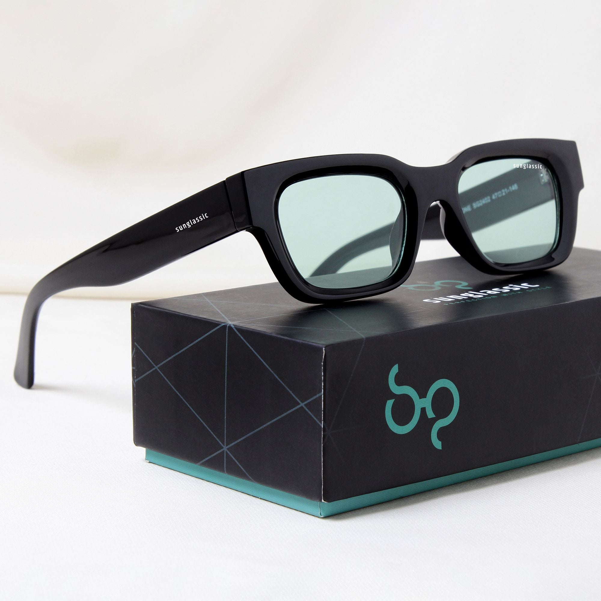 Milestone Black Green Square Sunglasses