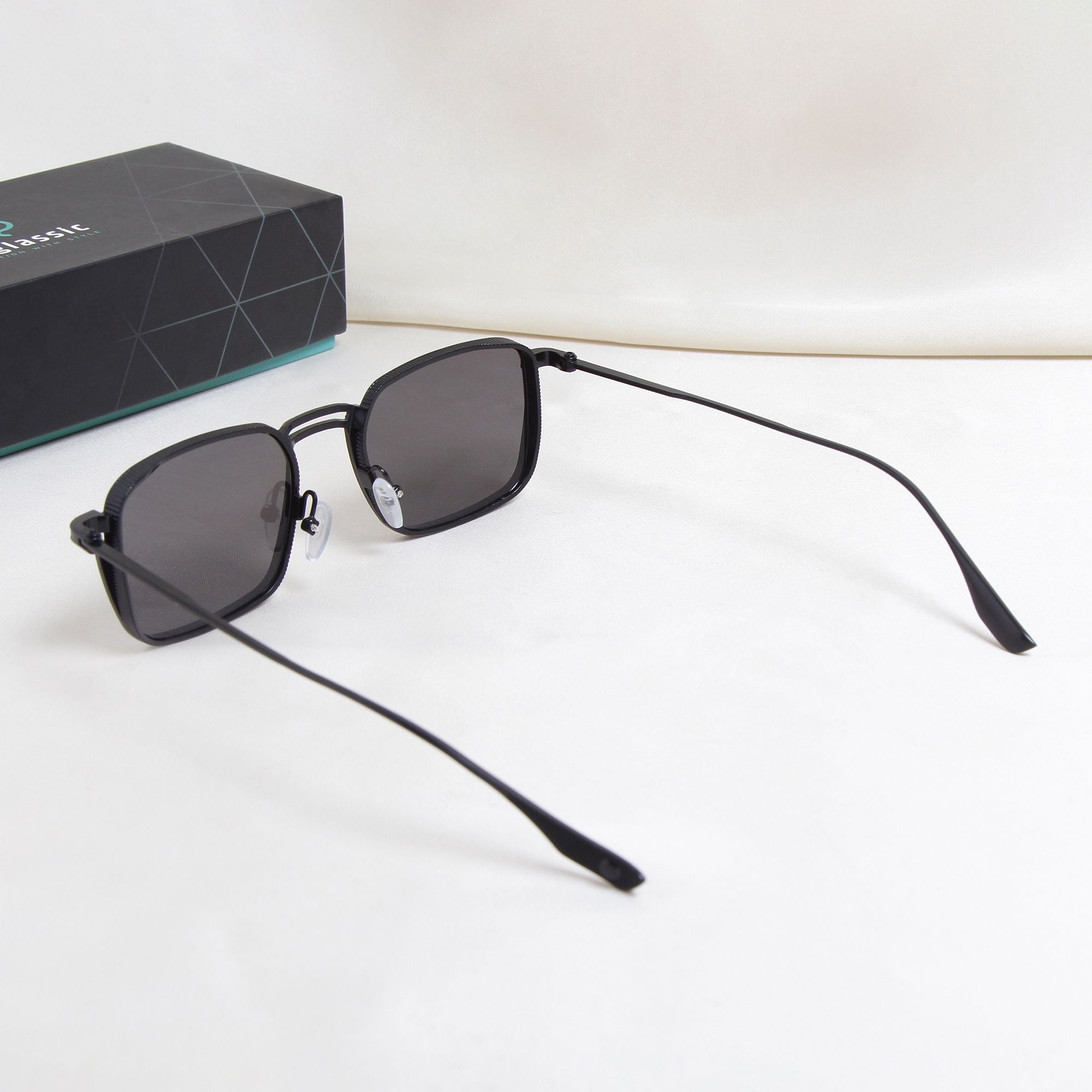 Francis Black Rectangle Sunglasses