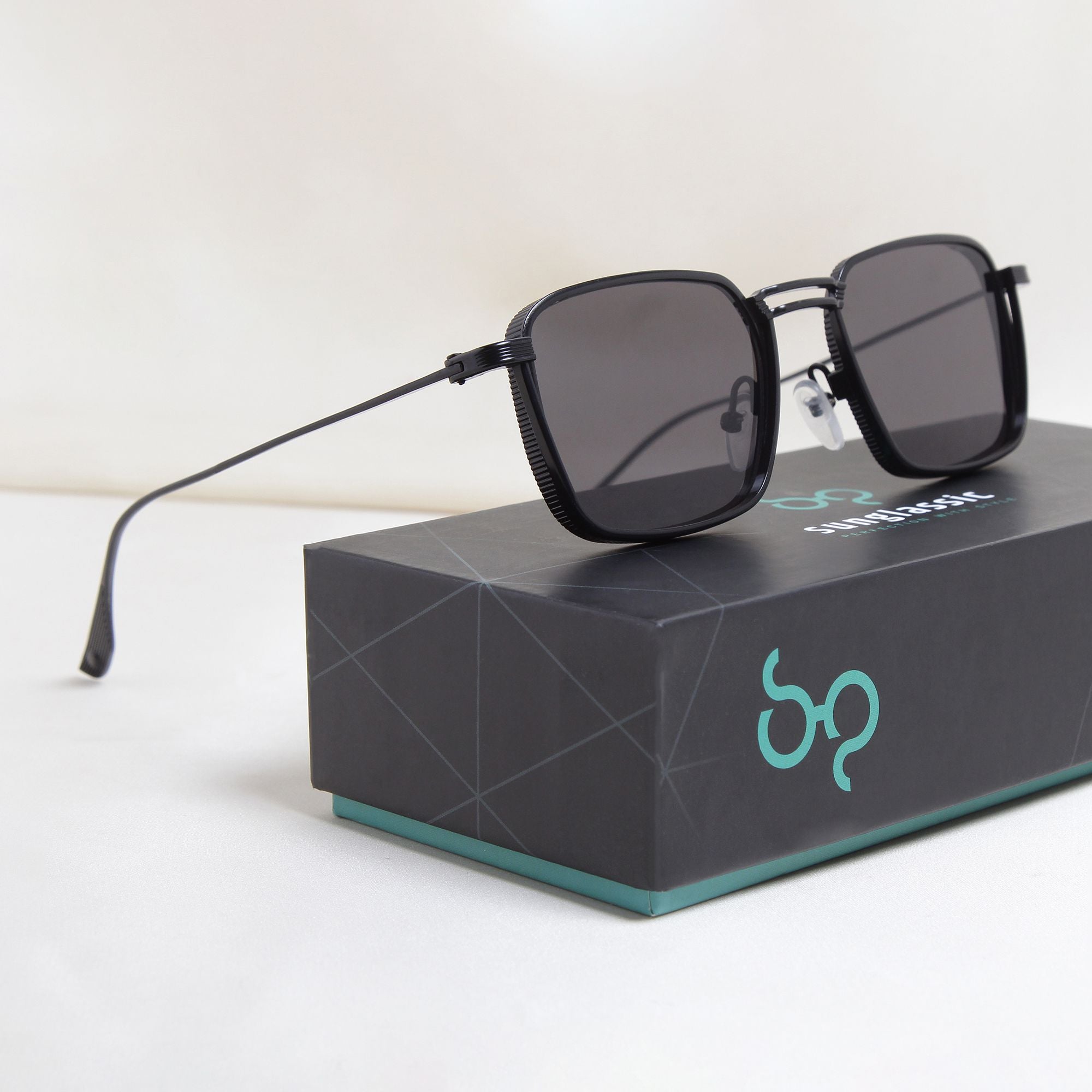 Francis Black Rectangle Sunglasses