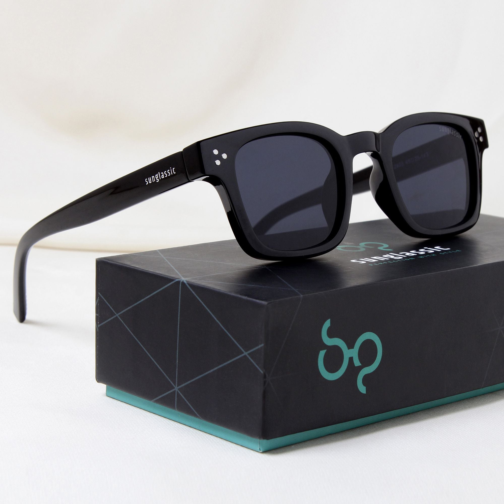 Ares Black Square Sunglasses