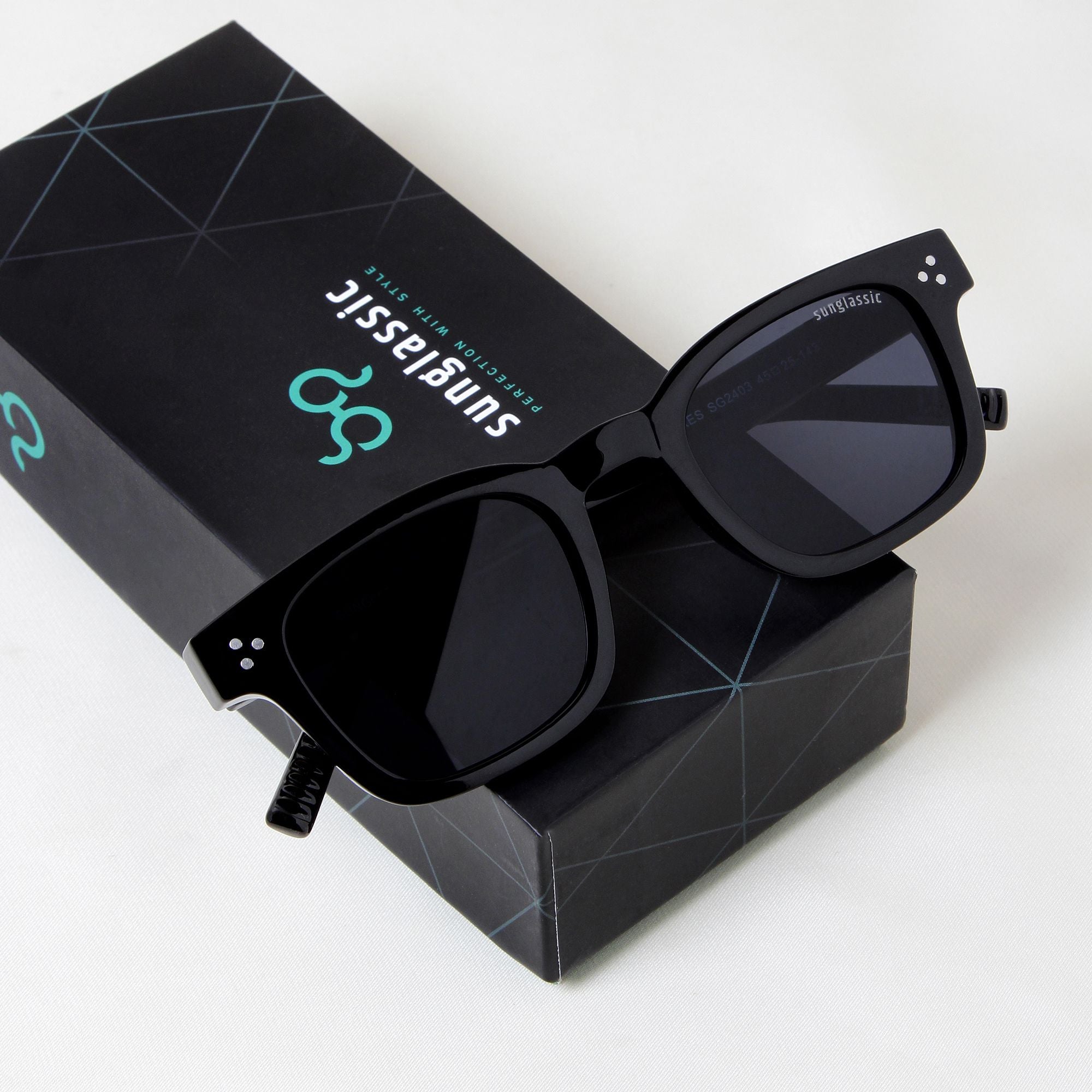 Ares Black Square Sunglasses