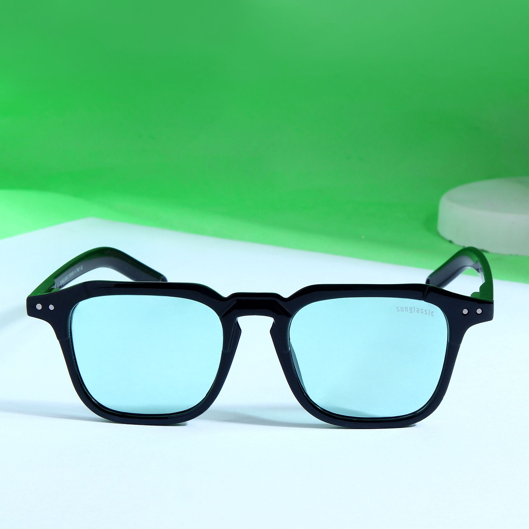 "Kingsman black green square sunglasses front view - Sunglassic