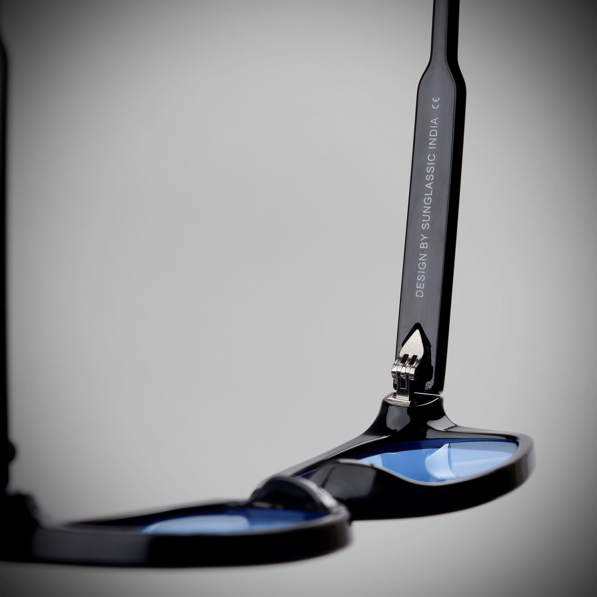 LEGACY / Shiny Black Blue