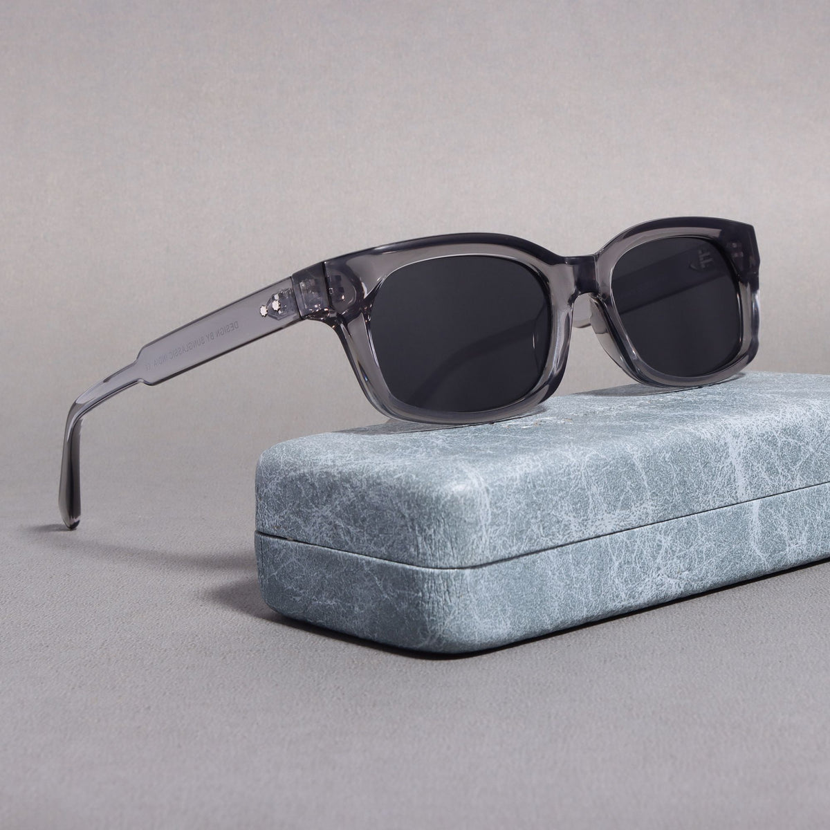 LEGACY / Shiny Grey Black
