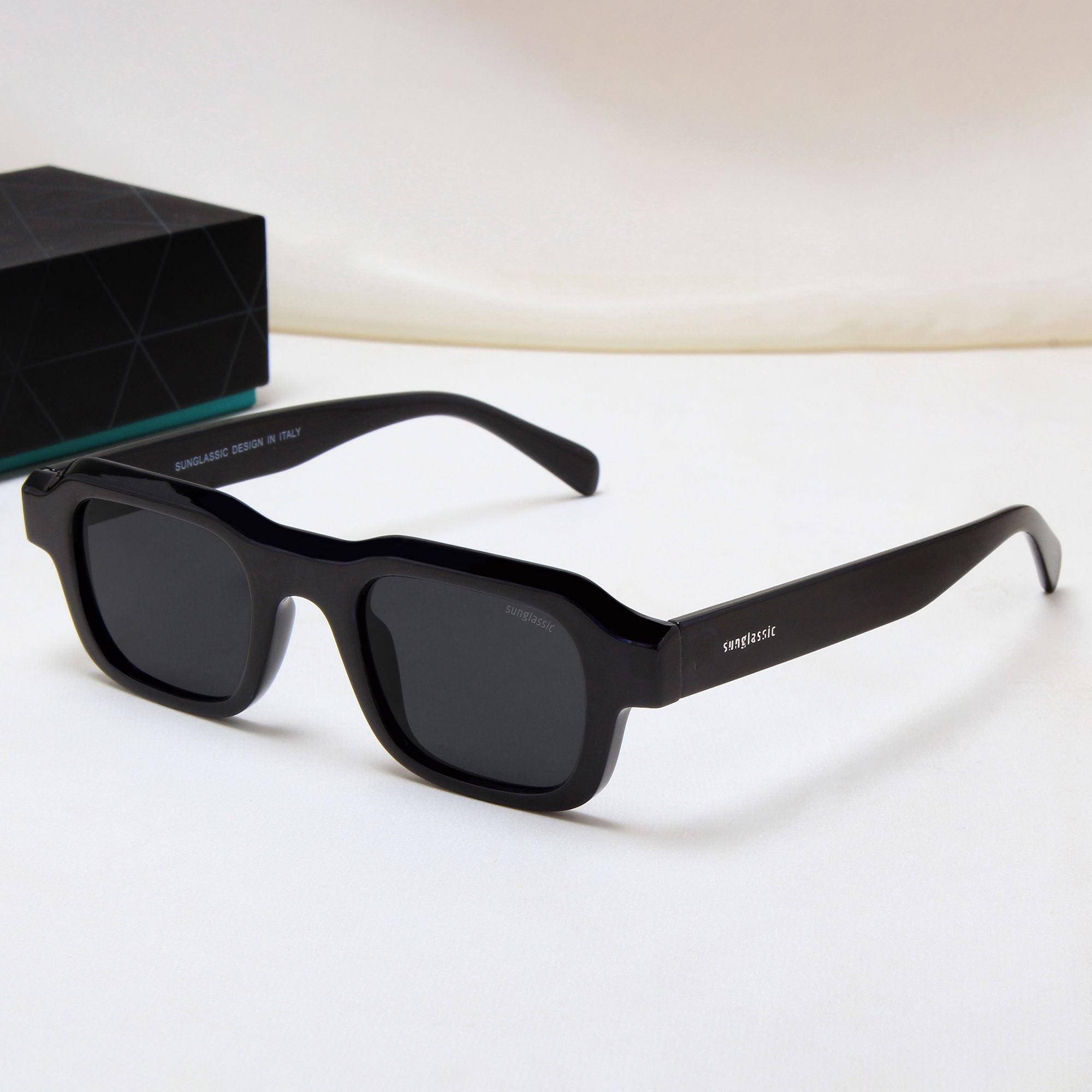 Walter Black Square Sunglasses