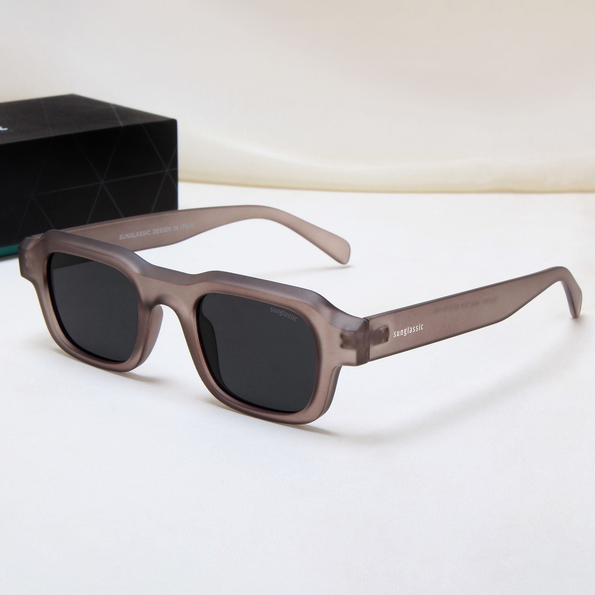 Walter Grey Black Square Sunglasses