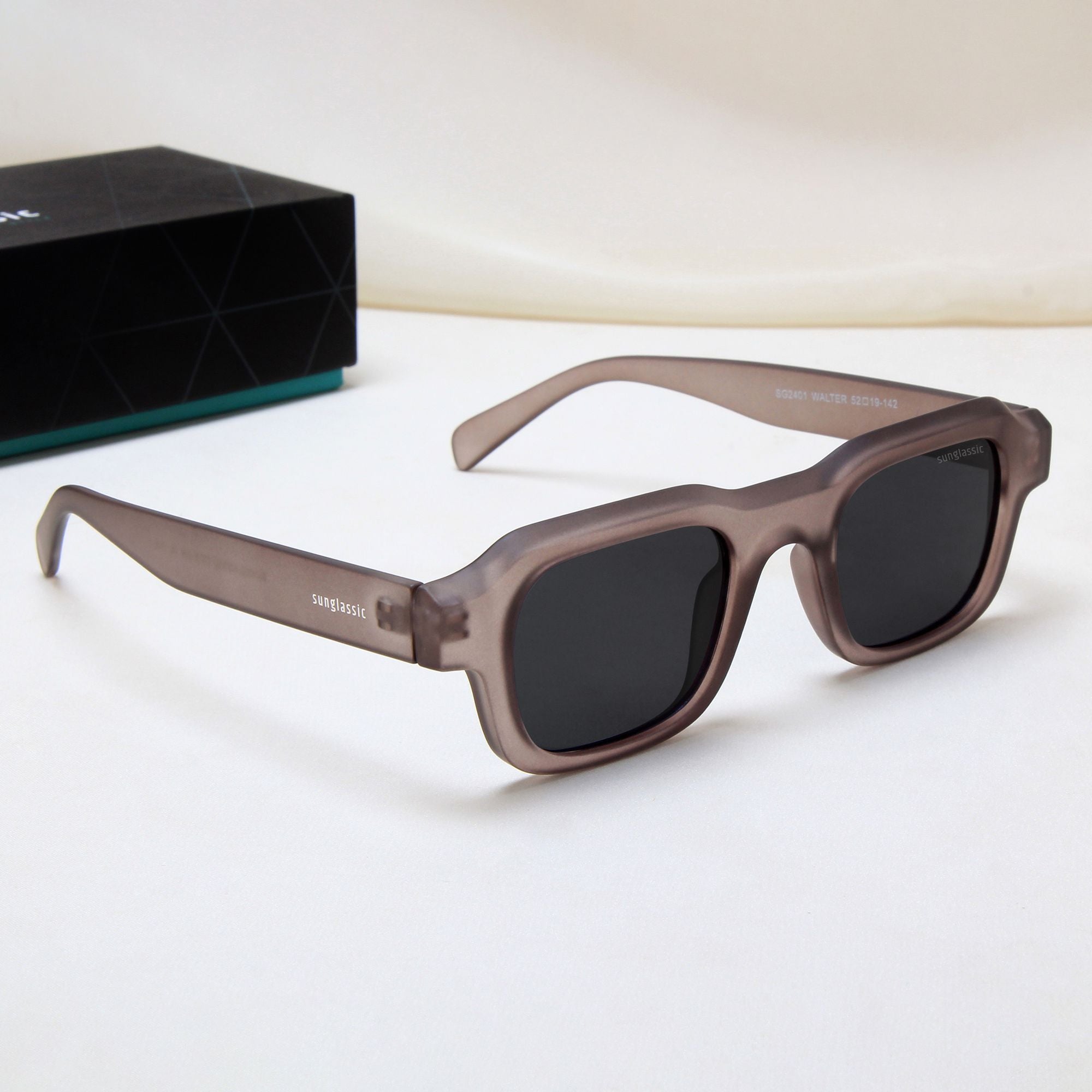 Walter Grey Black Square Sunglasses