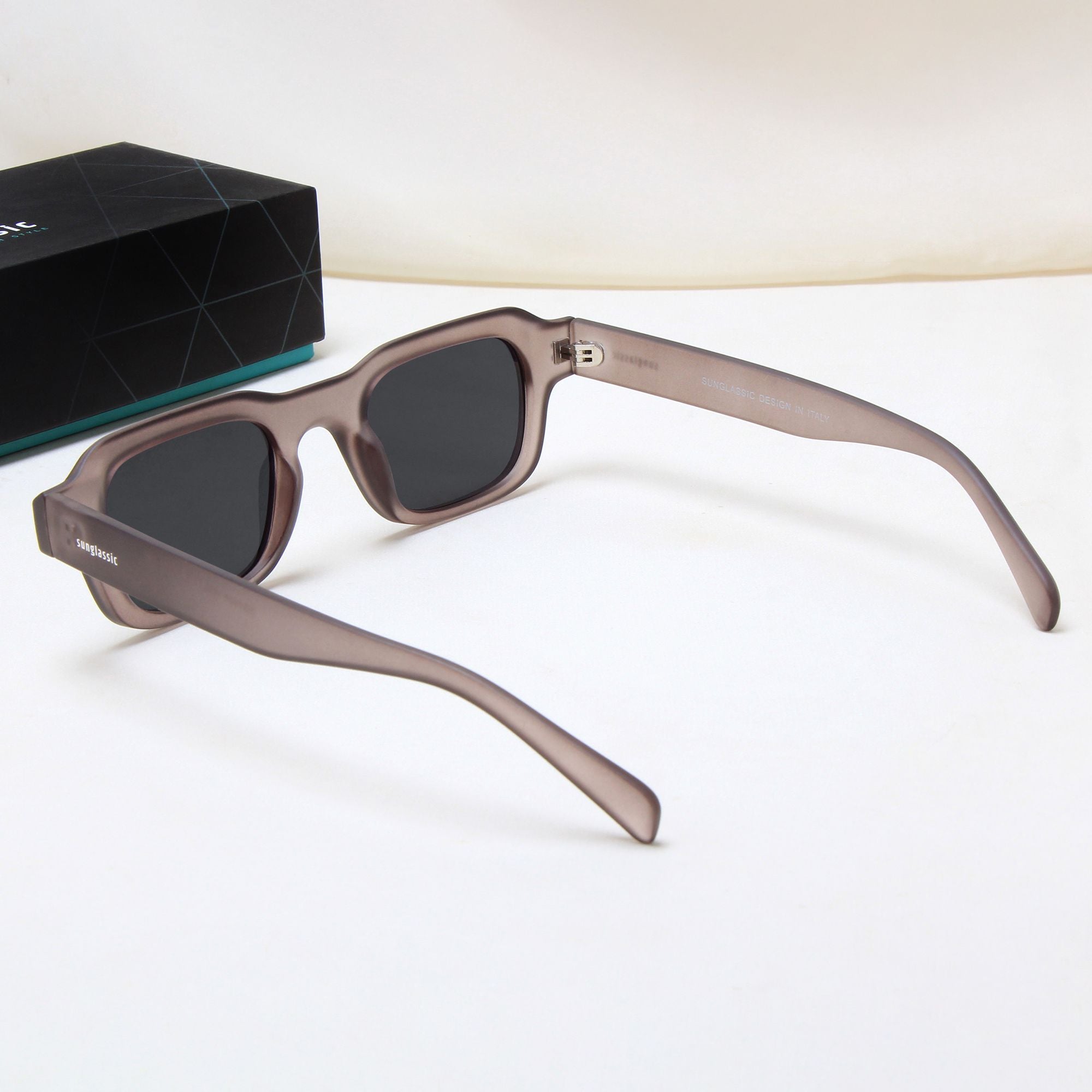 Walter Grey Black Square Sunglasses