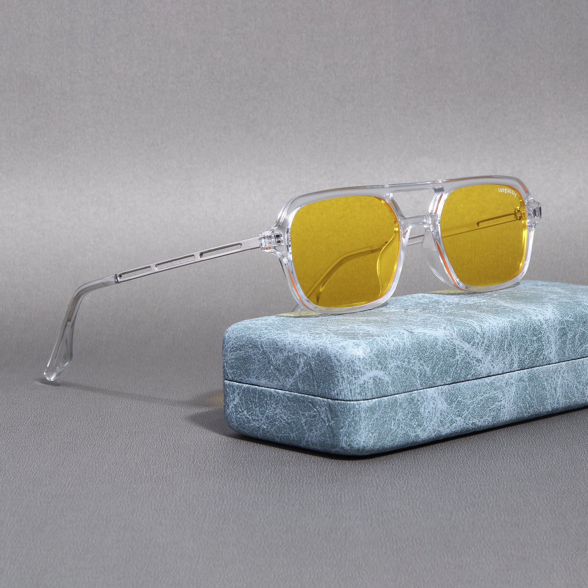 COLTON. Clear Yellow Rectangle Sunglasses